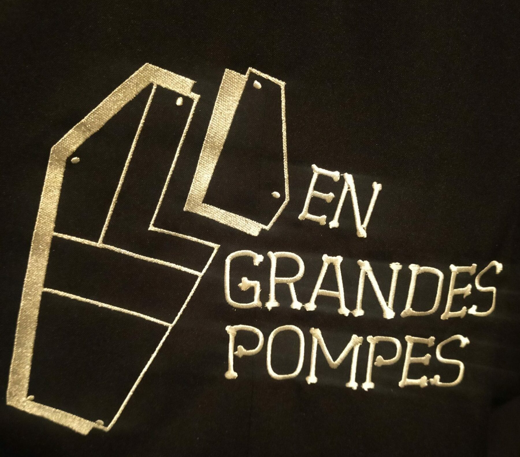2025 – Logo « En grandes Pompes »